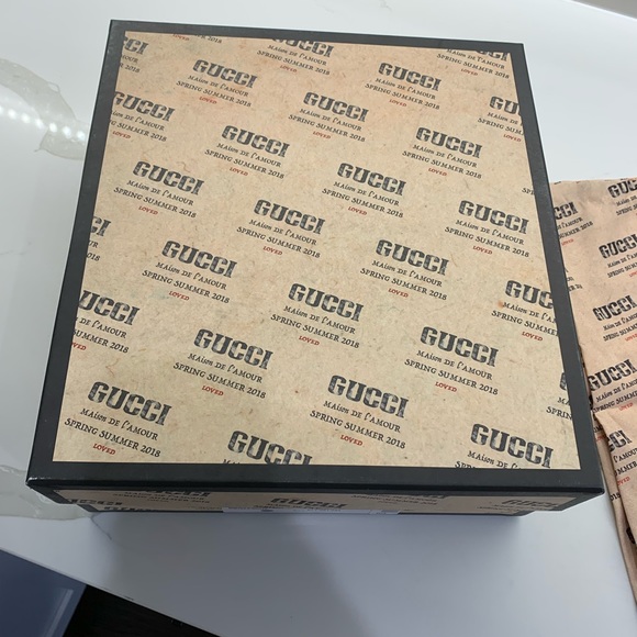 Gucci empty shoe box with 2 dust bags - Picture 10 of 16